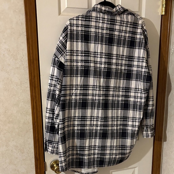 Black and White Plaid Button-Up Fleece Pea Coat XXXL. - Picture 2 of 2